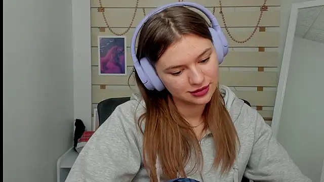 Josephine Kiss online show from February 2025 03:53:01 PM