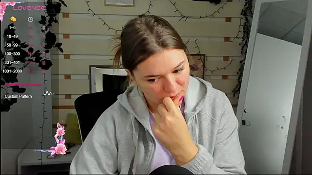 Josephine Kiss online show from March 2026 10:50:01 AM