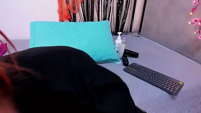 Snapshot of SussanMilf_ chatting on October 2025 11:18:01 AM SussanMilf online show from October 2025 11:18:01 AM