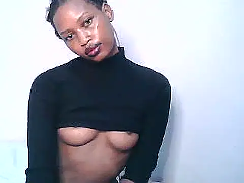 Snapshot of Sweet_Vinkah chatting on January 2025 10:35:02 PM Sweet Vinkah online show from January 2025 10:35:02 PM