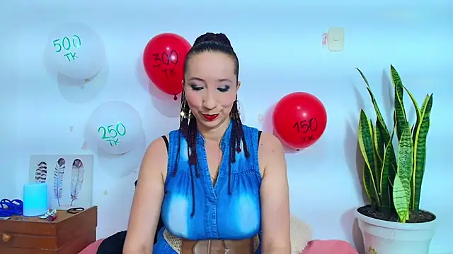 Snapshot of miss-leyla chatting on March 2025 04:13:01 PM miss-leyla online show from March 2025 04:13:01 PM
