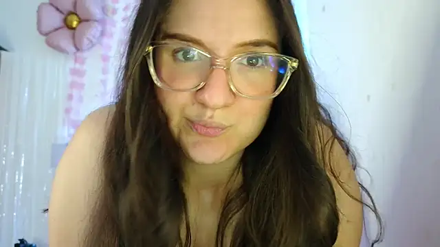 Snapshot of livgomez chatting on September 2025 03:01:02 PM livgomez online show from September 2025 03:01:02 PM