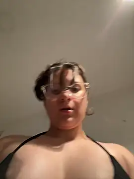 Snapshot of livgomez chatting on January 2025 12:24:01 AM livgomez online show from January 2025 12:24:01 AM