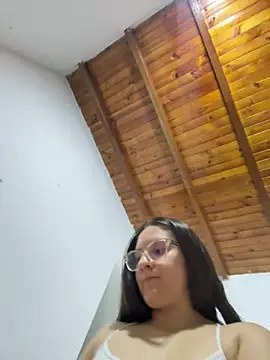 Snapshot of livgomez chatting on February 2025 02:14:02 AM livgomez online show from February 2025 02:14:02 AM