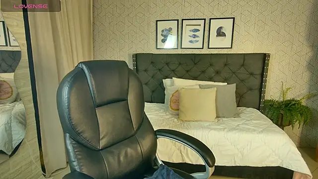 sussy  stone online show from January 2025 12:46:02 PM