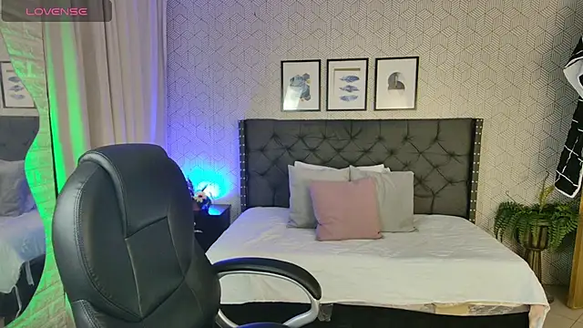 sussy  stone online show from December 2024 12:44:02 PM