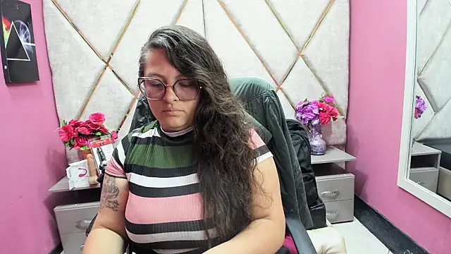 SaraThomso online show from January 2026 02:32:02 PM