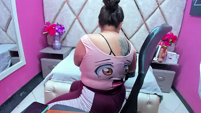 SaraThomso online show from December 2025 02:21:02 PM