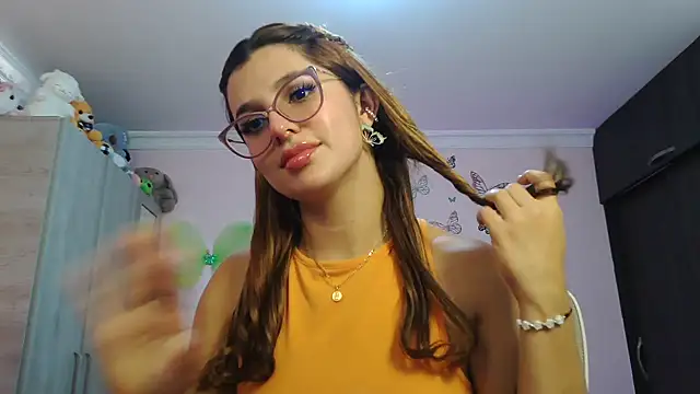 caroline jonson online show from October 2025 03:33:02 PM