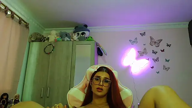 caroline jonson online show from April 2026 02:51:01 PM