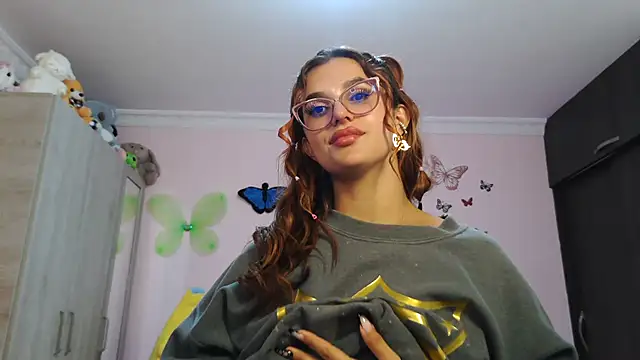 caroline jonson online show from December 2025 08:19:01 PM