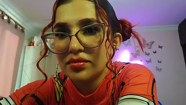 Snapshot of caroline_jonson chatting on May 2026 02:01:01 PM caroline jonson online show from May 2026 02:01:01 PM
