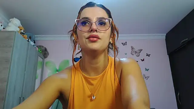 caroline jonson online show from November 2025 07:28:01 PM