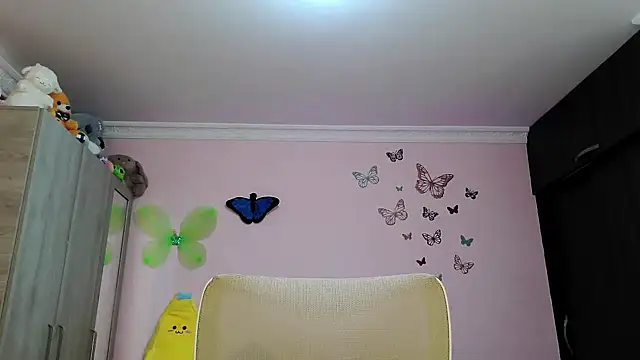 caroline jonson online show from October 2025 04:41:02 PM
