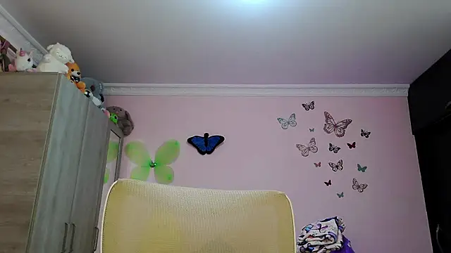 caroline jonson online show from November 2025 09:25:01 PM