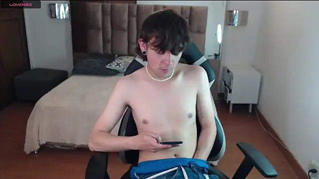 Snapshot of Ashboy_1 chatting on May 2026 12:55:02 PM Ashboy 1 online show from May 2026 12:55:02 PM