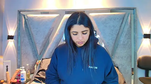 Danna 777  online show from October 2025 11:50:02 PM