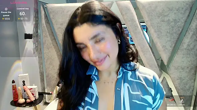 Danna 777  online show from December 2025 04:29:01 PM