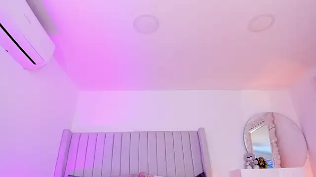 Shelynna azzul online show from February 2026 08:21:01 PM