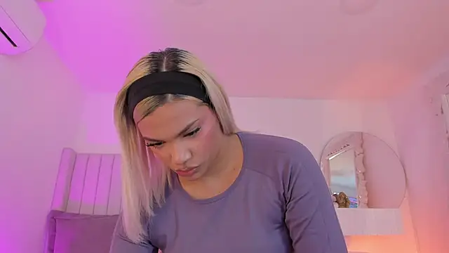 Shelynna azzul online show from February 2026 08:42:01 PM