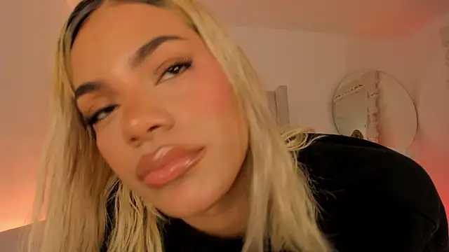 Shelynna azzul online show from March 2026 07:58:01 PM