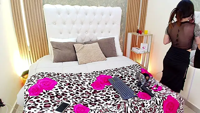 Tifanny Sweett online show from March 2026 08:25:01 PM