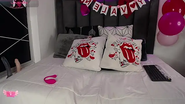 Tifanny Sweett online show from February 2025 08:58:02 AM