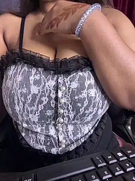 Snapshot of Ritu-Babe chatting on January 2026 07:17:01 PM Ritu-Babe online show from January 2026 07:17:01 PM