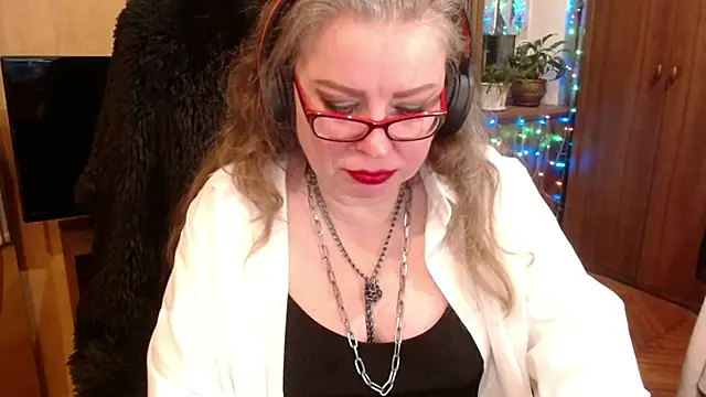 Miss Tress online show from February 2025 10:09:01 PM