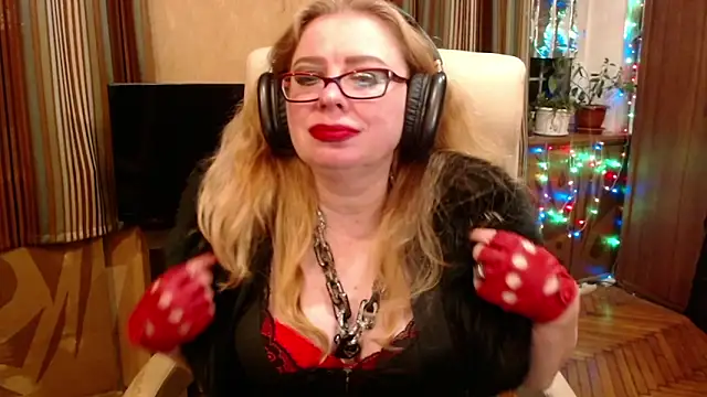 Snapshot of Miss_Tress chatting on May 2026 08:04:02 PM Miss Tress online show from May 2026 08:04:02 PM