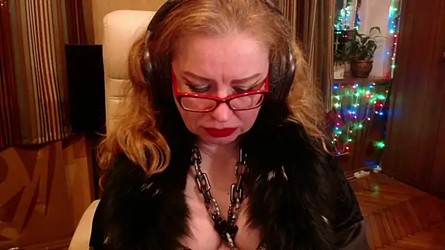 Miss Tress online show from November 2025 10:47:02 PM