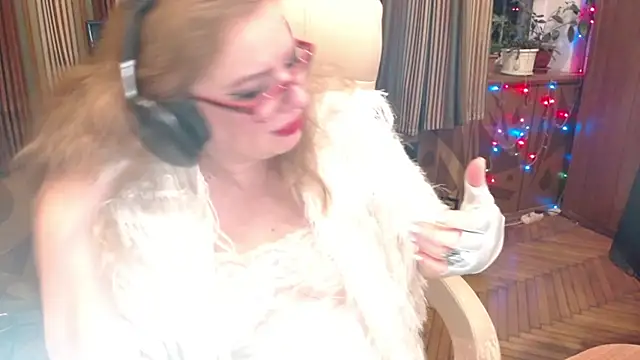 Miss Tress online show from July 2026 09:04:01 PM