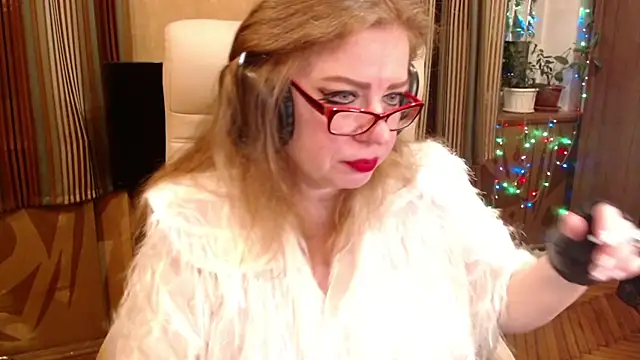 Miss Tress online show from July 2026 09:37:01 PM