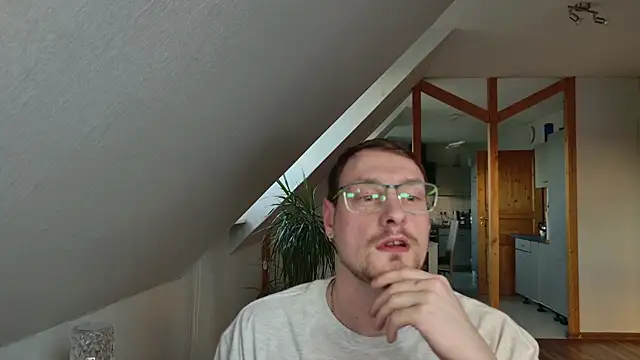 Snapshot of Relsxboy chatting on March 2025 05:07:01 PM Relsxboy online show from March 2025 05:07:01 PM