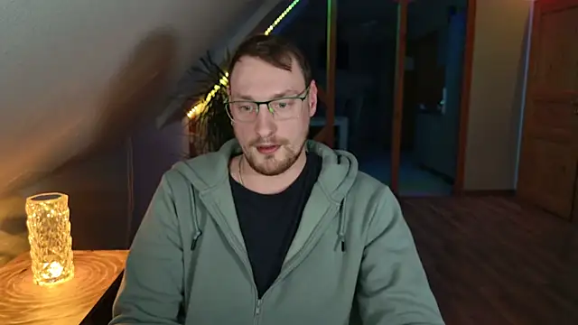 Snapshot of Relsxboy chatting on February 2025 05:16:01 PM Relsxboy online show from February 2025 05:16:01 PM