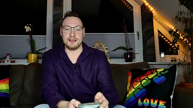 Snapshot of Relsxboy chatting on December 2024 04:08:02 PM Relsxboy online show from December 2024 04:08:02 PM