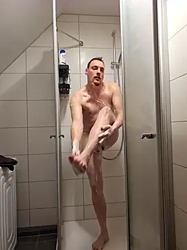 Snapshot of Relsxboy chatting on December 2024 08:07:02 PM Relsxboy online show from December 2024 08:07:02 PM