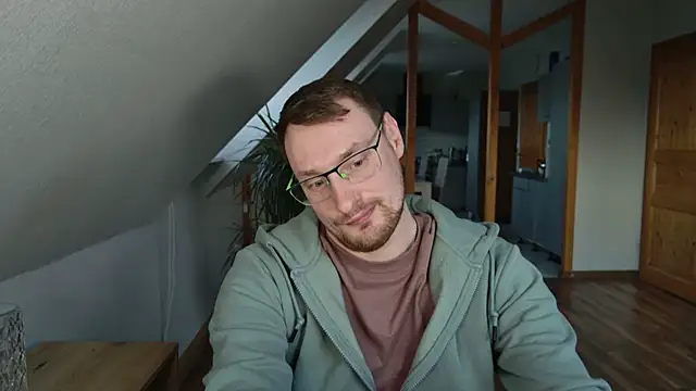 Snapshot of Relsxboy chatting on February 2025 05:00:01 PM Relsxboy online show from February 2025 05:00:01 PM