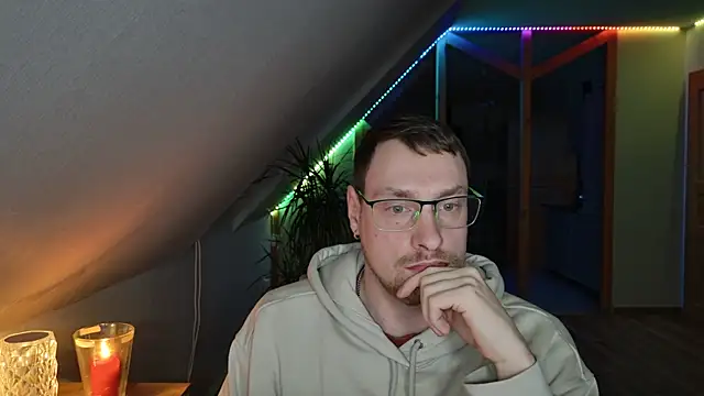 Snapshot of Relsxboy chatting on January 2025 07:54:01 PM Relsxboy online show from January 2025 07:54:01 PM