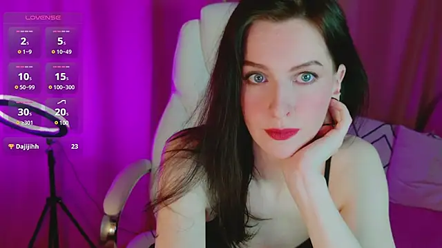Snapshot of AndreaAshton chatting on December 2024 04:32:02 PM AndreaAshton online show from December 2024 04:32:02 PM