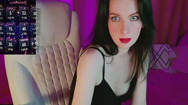 Snapshot of AndreaAshton chatting on March 2025 03:39:02 PM AndreaAshton online show from March 2025 03:39:02 PM