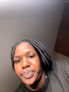 NissyxSawee online show from November 2025 01:31:02 AM