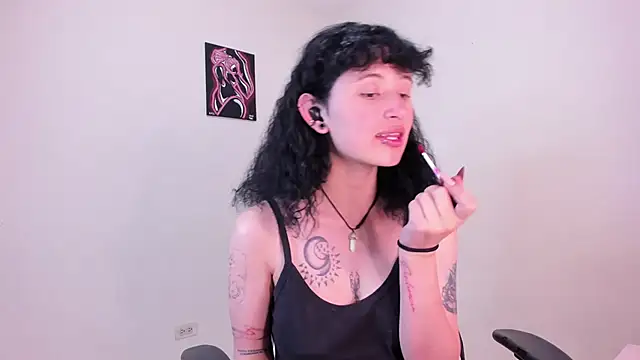 Snapshot of valent_27 chatting on November 2025 03:18:02 AM valent 27 online show from November 2025 03:18:02 AM