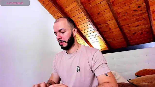 Tom Bailey online show from October 2025 12:48:02 PM