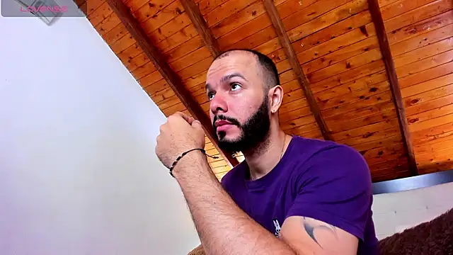 Tom Bailey online show from October 2025 01:22:02 PM