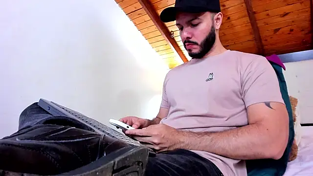 Tom Bailey online show from January 2026 12:42:02 PM