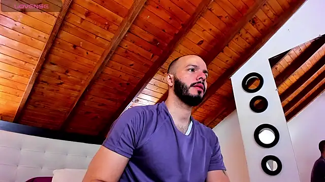 Tom Bailey online show from December 2025 12:48:02 PM