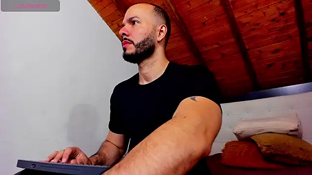 Tom Bailey online show from February 2026 12:38:01 PM