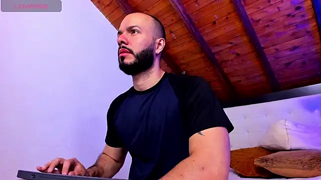 Tom Bailey online show from March 2026 12:46:01 PM