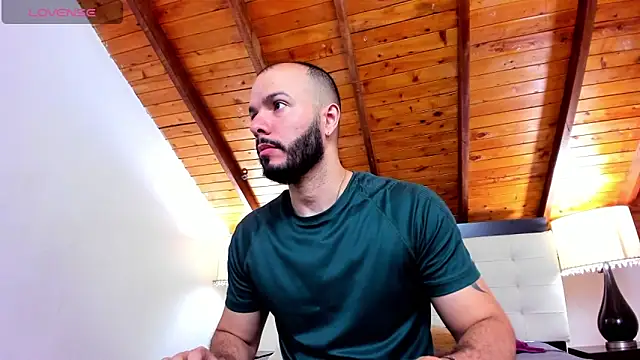 Tom Bailey online show from November 2025 01:03:02 PM